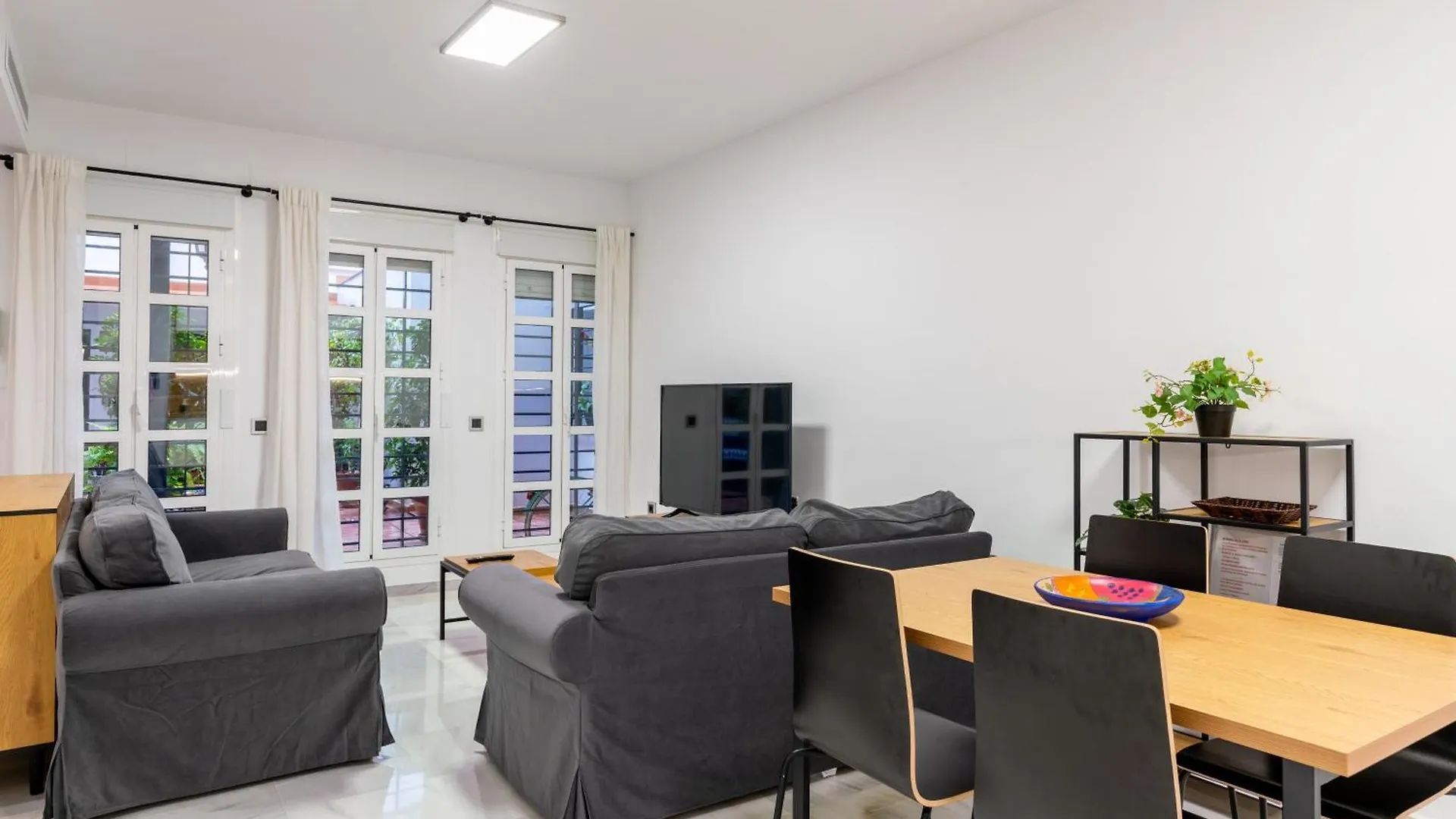 Triana Betis Apartment Seville 0*,